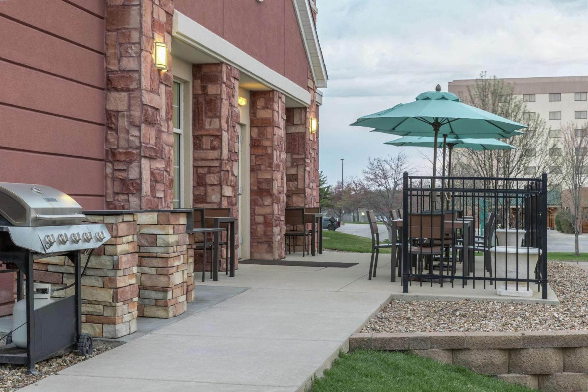 Homewood Suites By Hilton Cedar Rapids-North Zewnętrze zdjęcie